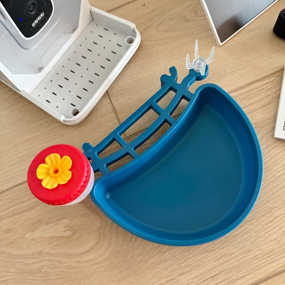 ๐ฆ AI Camera Bird Feeder Bird Identification Wireless Solar Water Tray Wall Mount - Picture 4 of 15